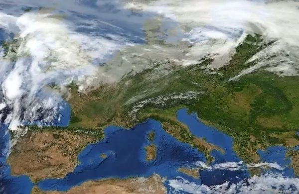 Nad večjim delom Evrope je soliden in obsežen anticiklon.