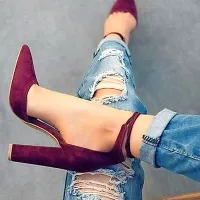 S salonarji smo tudi v kavbojkam videti elegantne.