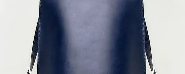 Enobarvni nahrbtniki so enostavni in lepi. 