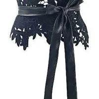 Pas, ki je stiliziran korzet. Nosi se 
seveda tako, da je viden.