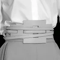 Širok, moden pas iz umetne mase