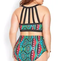 Če že dvodelne kopalke,
 pa naj bo pas višji