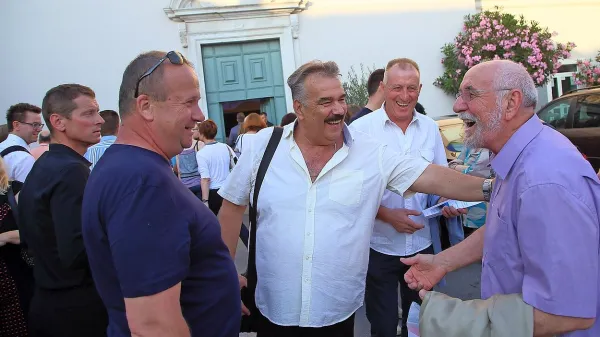 Obala v peto desetletje z novim dirigentom (foto)
