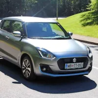  Suzuki swift je od nekdaj veljal za športno ikono.