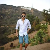 V odrezanih kavbojkah je poleti manj vroče. 