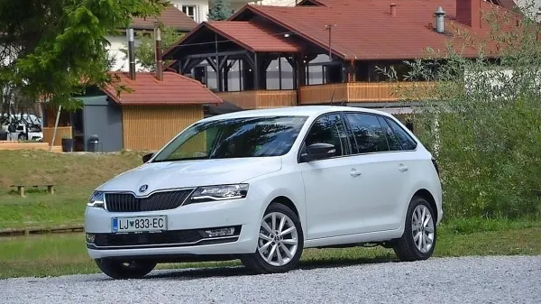  Rapid je oblikovno najbolj racionalna škoda. In taki so tudi 
ciljni kupci.