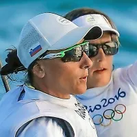 1. Veronika Macarol in Tina Mrak