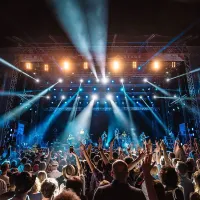 Takole so Dubioza Kolektiv navdušili in razgreli občinstvo 
konec maja na prvem Sea Star festivalu v Umagu.  
