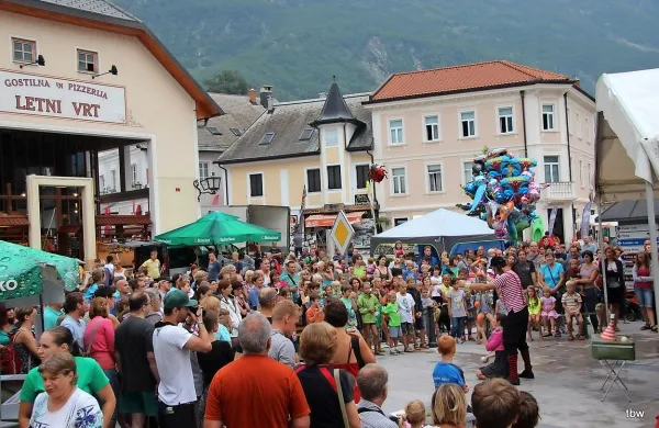 Utrinek iz preteklih izdaj