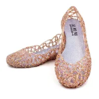 Elegantne tudi v morje