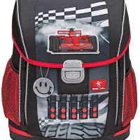 V šolsko torbo lahko spravimo marsikaj, a pazimo, da ne bo 
pretežka.