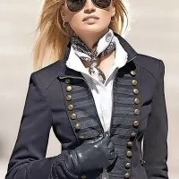 Večna črna nas vselej reši iz zagate.