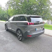 Velik prtljažnik ponuja nešteto možnosti za prevoz različnih pripomočkov.