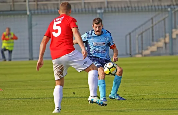 Luka Stepančič (z žogo) je eden od ključnih igralec Dekanov 
in to je z zadetkom potrdil tudi v Sežani