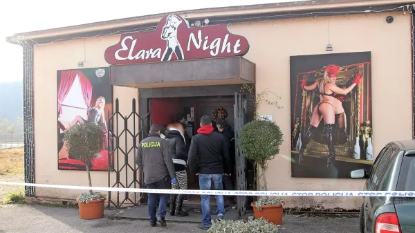 Nočno dogajanje v Elari so kriminalisti preiskovali s pomočjo 
treh tajnih delavcev. 