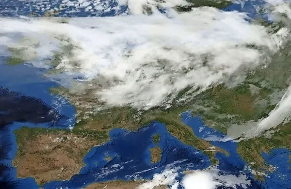 Naše kraje bo od severozahoda dosegla hladna vremenska 
fronta.
