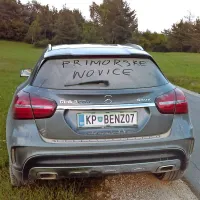 Seveda smo si ga privoščili tudi na prašnih cestah v okolici 
Postojne. Tu je dokaz.