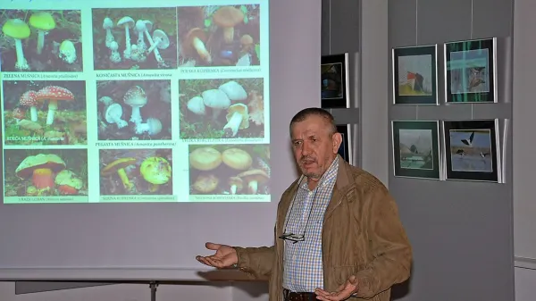 Gabrijel Seljak se rad odzove na povabila  -   konec septembra je 
imel predavanje o gobah za člane Unitri Nova Gorica.