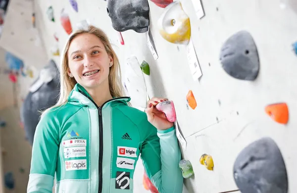 Janja Brlec sodi med najuspešnejše citrarje v Sloveniji in 
tujini.