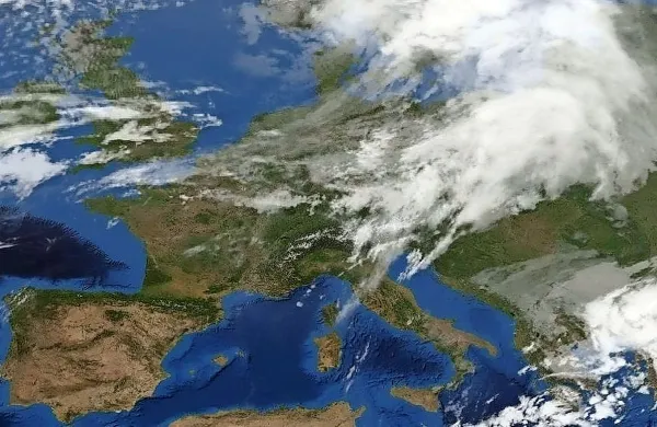 Nad večjim delom Evrope se prehodno zadržuje solidno 
anticiklonsko območje.