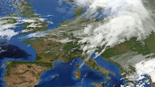 Nad večjim delom Evrope se prehodno zadržuje solidno 
anticiklonsko območje.