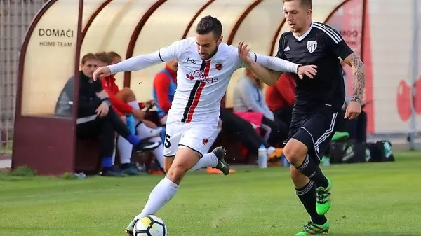 Dino Stančič (levo) je imel tri lepe priložnosti za zadetek proti 
Muri.