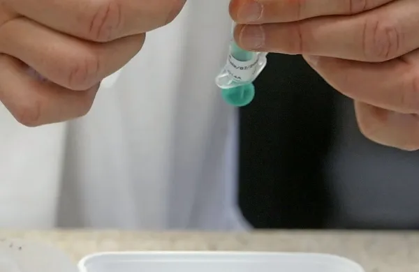 Po ocenah Nacionalnega inštituta za javno zdravstvo naj bi bilo 
v Sloveniji s hepatitisom C okuženih približno 6550 oseb. 

