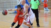  Tadej Ferme (z žogo) je sinoči v  Stožicah dosegel 18 točk.