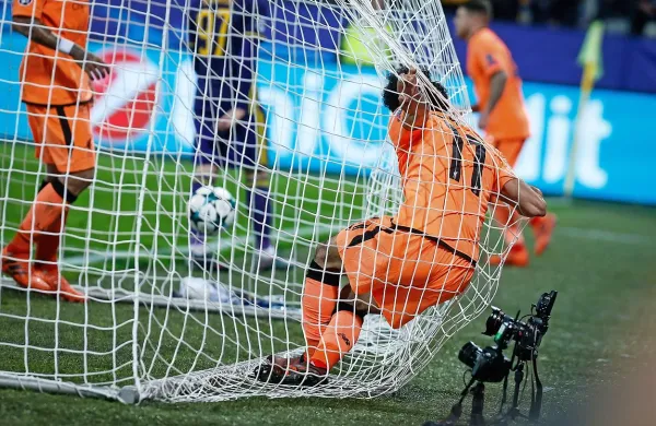 V Liverpoolu so v mariborski mreži končale tri žoge.