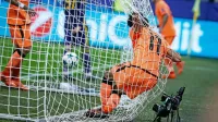 V Liverpoolu so v mariborski mreži končale tri žoge.