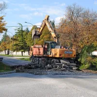 Pri nekdanji cestni bazi ob Goriški cesti v Ajdovščini so začeli 
graditi krožišče.   