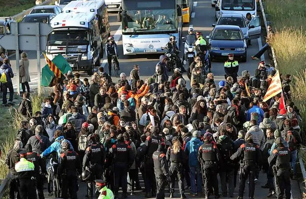 V Kataloniji se vrstijo stavke in protesti.