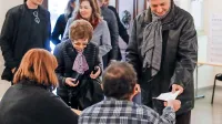Ob oddaji glasu na domačem volišču v Šempetru pri Gorici je 
predsedniški kandidat Borut Pahor dejal, da je bilo v tej 
predvolilni kampanji nekaj kontraverz, eno od protislovij pa je 
tudi to, da je danes veliko bolj miren kot je bil v prvem 
krogu.