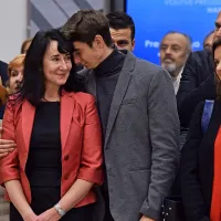 Prva dama Tanja Pečar in sin Luka, ki se je sodeloval v očetovi 
volilni kampanji 