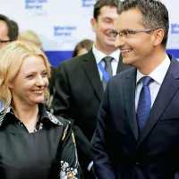 Marjan Šarec (na fotografiji s soprogo) je napovedal nove 
podvige.