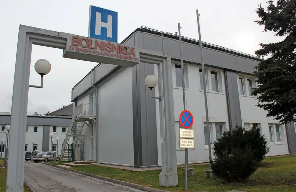 Kdo bo vodil postojnsko porodnišnico od 1. januarja dalje? 
Kot kaže, bo moral svet zavoda za to mesto najti vršilca 
dolžnosti, pa še ta naloga bo zaradi zahtevnih pogojev 
težka. 