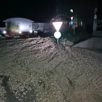 V Strunjanu jih je poplavilo za oba kroga volitev (foto)