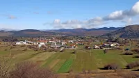 Vas Bač bo morda postala samostojna krajevna skupnost. Vaščani namreč menijo, da se v zdajšnji veliki KS Knežak njihovi 
glasovi in potrebe  “izgubijo”.