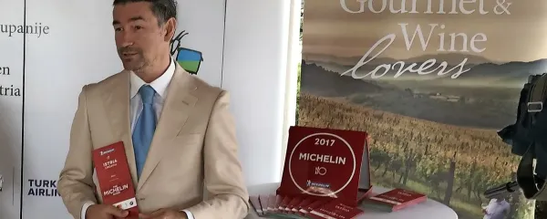 Denis Ivošević na nedavni predstavitvi zloženke z Michelinovimi priporočili za hrvaško Istro.