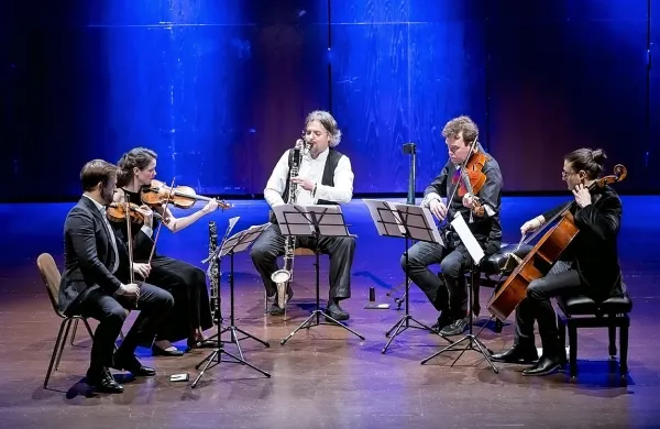 Na drugem abonmajskem koncertu v letošnji sezoni Kulturnega doma Nova Gorica je nastopil klarinetist Mate 
Bekavac s kvartetom Akademije Kronberg iz Nemčije.