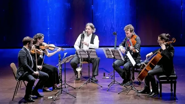 Na drugem abonmajskem koncertu v letošnji sezoni Kulturnega doma Nova Gorica je nastopil klarinetist Mate 
Bekavac s kvartetom Akademije Kronberg iz Nemčije.