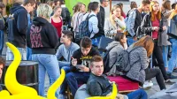 Novela zakona o visokem šolstvu vrača socialne pravice 
vsem študentom, ki so v začetku oktobra na podlagi 69. 
člena zakona ostali brez njih.