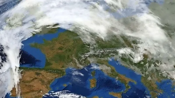 Obsežno anticiklonsko območje bo v prihodnjih dneh oslabelo.