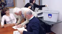 Elektorji so včeraj odločali o predstavnikih lokalnih interesov v državnem 
svetu. 