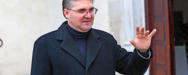 Dr. Jonatan Vinkler opaža, da je znanje Slovencev o protestantizmu in celo naših lastnih reformatorjih tanko in 
pogosto obremenjeno s klišeji. 