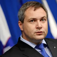 Dejan Židan: “V pismu o nameri bo napisano, da 
je vlada v celoti prevzela financiranje Vogrščka, 
prav tako pa želim, da tudi financiranje 
naslednjih korakov pri namakalnem sistemu.”