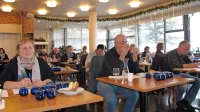 Utrinek z včerajšnje delovne proslave Dneva oljk: spredaj sta 
predsednica nacionalnega Sveta za oljkarstvo Milena Bučar 
Miklavčič in Miran Adamič, predsednik združenja oljkarskih 
društev.