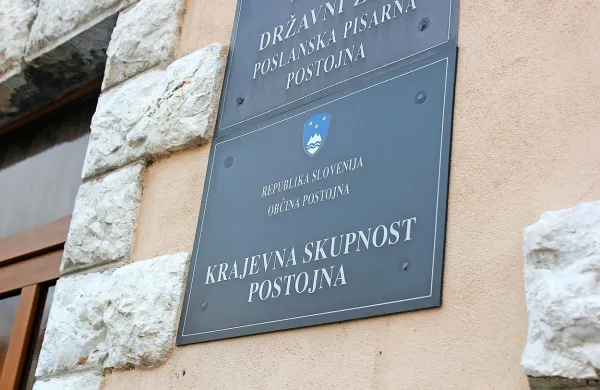 Največja, postojnska krajevna skupnost, ki prejema dobro
četrtino denarja, bo po novem razrezu prihodnje leto dobila le
dodatnih 15 evrov, največ, 8500 evrov pa bo pridobila
Krajevna skupnost Hruševje.
