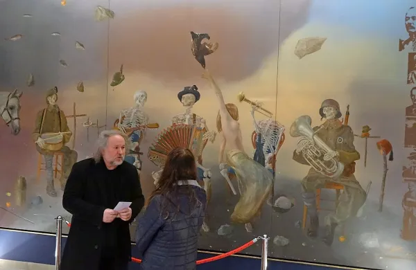 Avtor  Rudi Španzl  poudarja, da je največja širina umetniškega dela, ki visi v pomniku, v tem, da ga bo vsak 
obiskovalec doživljal po svoje.