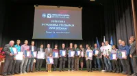 Na prireditvi - letos  so jo pripravili v Štanjelu - je sežanska območna zbornica podelila  28 jubilejnih nagrad, osem posebnih 
in eno častno priznanje.